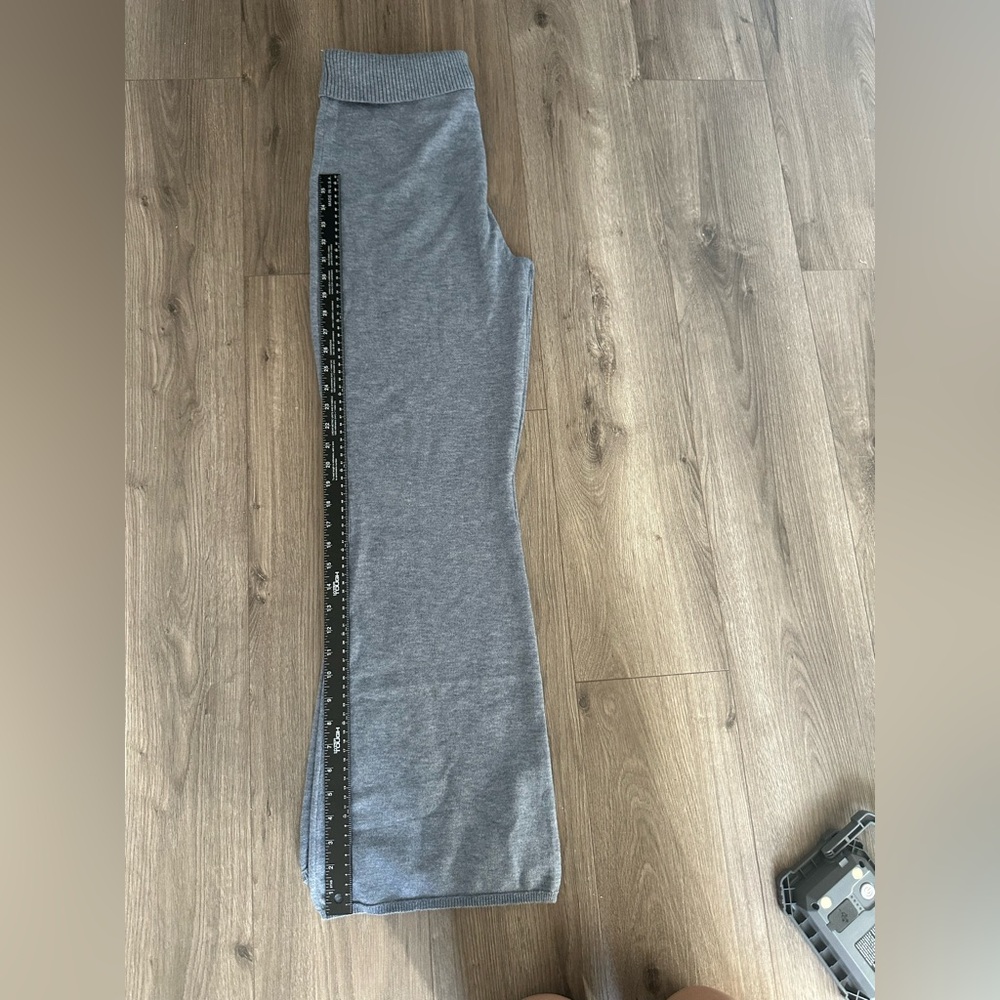 Gilly Hicks Light Gray Knit Hoodie and Wide-Leg Lounge Pants Set - Picture 8 of 16